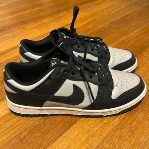 Georgetown Dunks size 8.5 men’s
